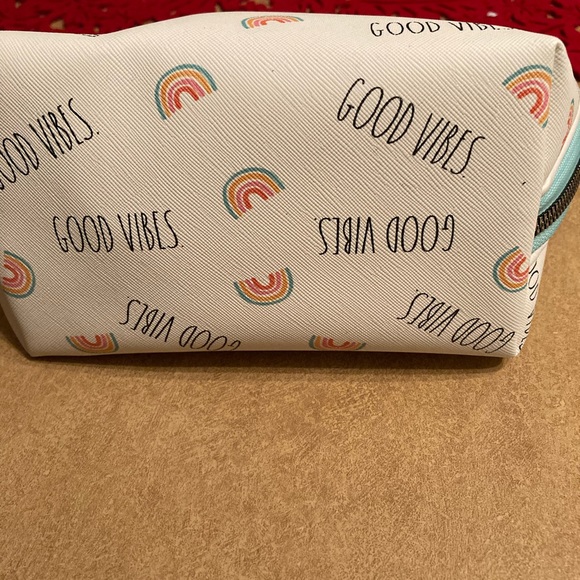 Rae Dunn 🌈 Cosmetic Case - Picture 3 of 3